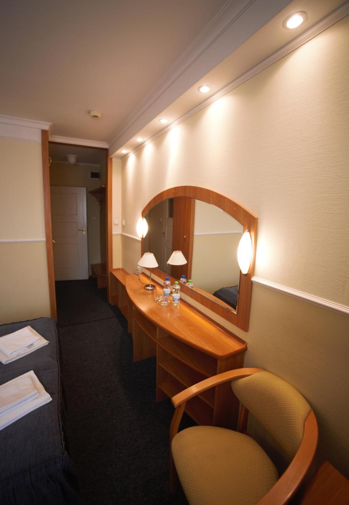 Korona & Restauracja Hotell 2*
